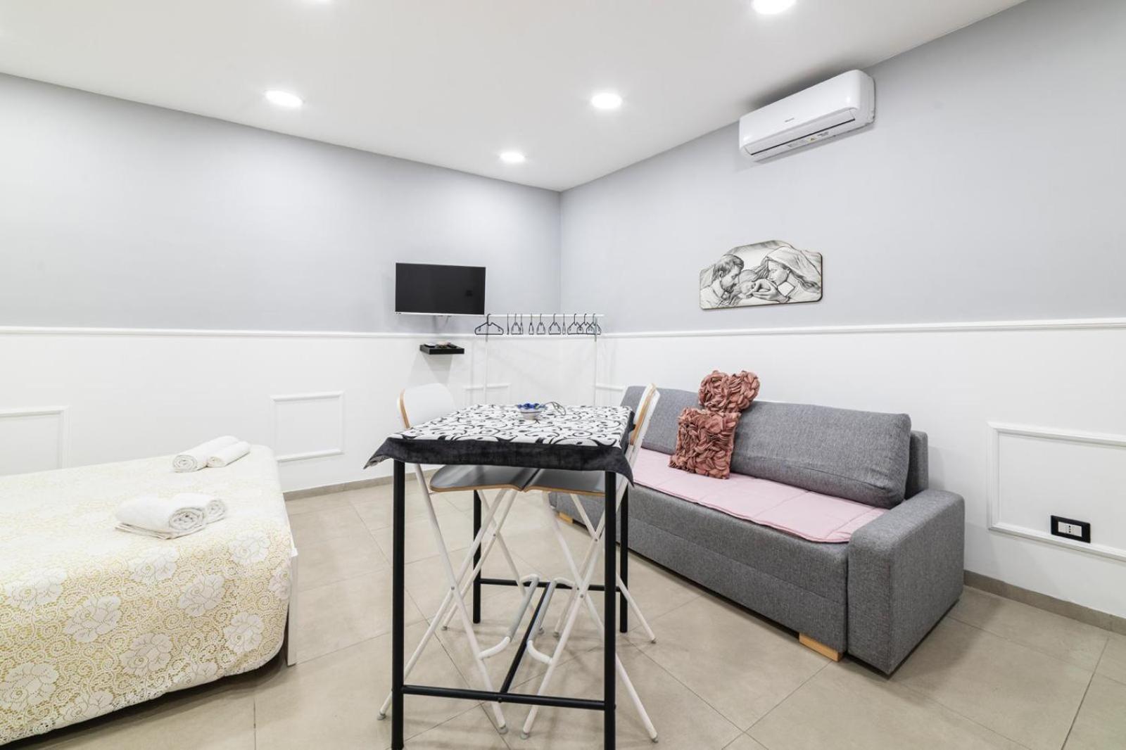 شقة Many House نابولي المظهر الخارجي الصورة